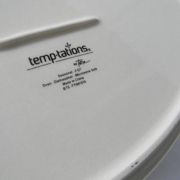 Temp-tations Special Edition Seasonal 3-qt Baker with Figural Handles WINTER WH - Picture 5 of 5